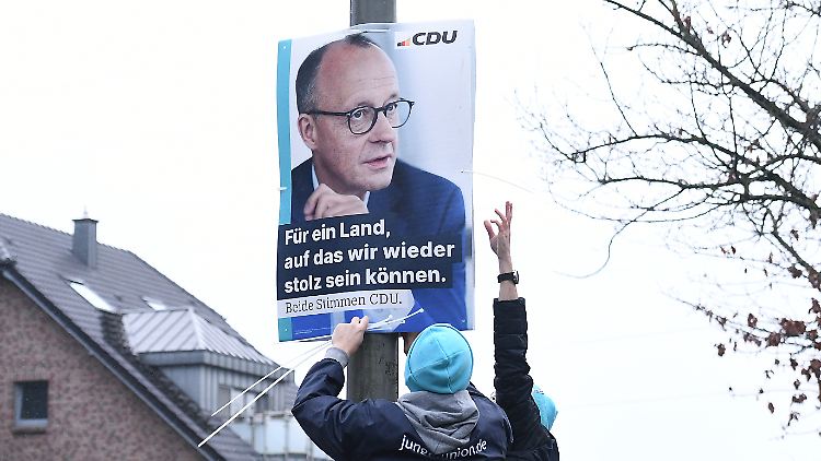 Merz will den früheren Ampel-Koalitionären exklusiv Einblick in seine Anträge gewähren.