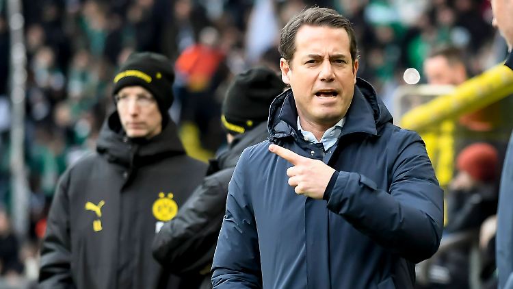 Lars Ricken sieht den BVB "momentan hervorragend aufgestellt" mit Interimstrainer Mike Tullberg.