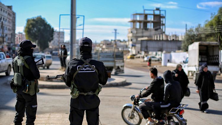 Anfang Dezember wurde Assad von der Rebellenallianz unter islamistischer Führung gestürzt.