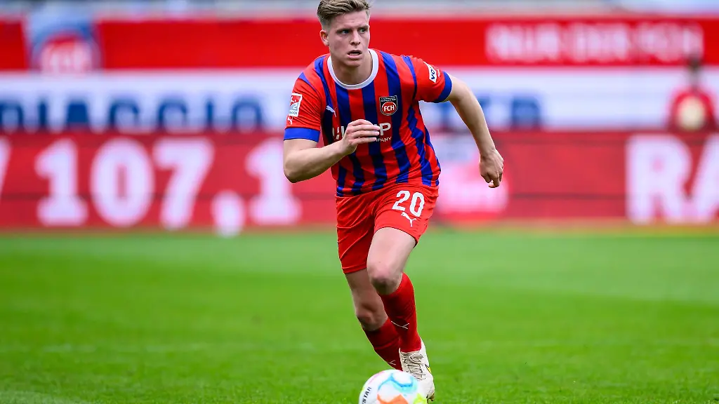 Heidenheims-Dzenis-Burnic-in-Aktion