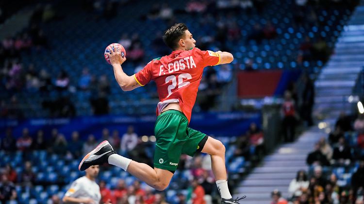 Francisco Costa schoss sich kräftig für das Duell mit Deutschland warm.