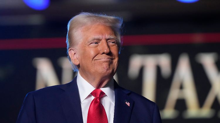 Trumps Drohungen zeigen Wirkung: Kolumbien gibt im Streit um Abschiebeflüge nach. 