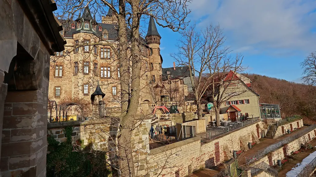 Blick-auf-die-Terrassen-am-Schloss-in-Wernigerode