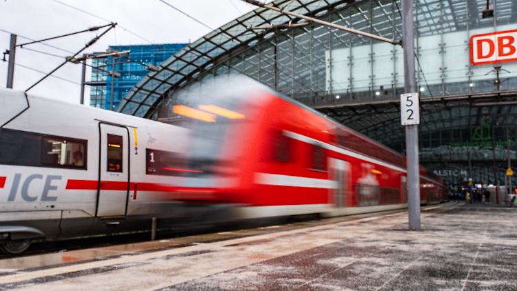 EVG und Deutsche Bahn setzen bei den Tarifverhandlungen auf Tempo. 