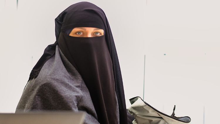 Die verschleierte deutsche Muslimin klagte gegen das Land Berlin.