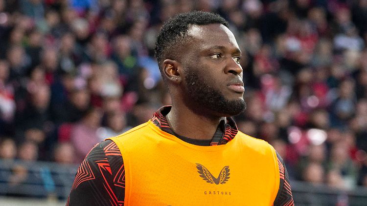 Boniface stand beim 2:2 in Leipzig nach zweimonatiger Verletzungspause wieder im Kader.