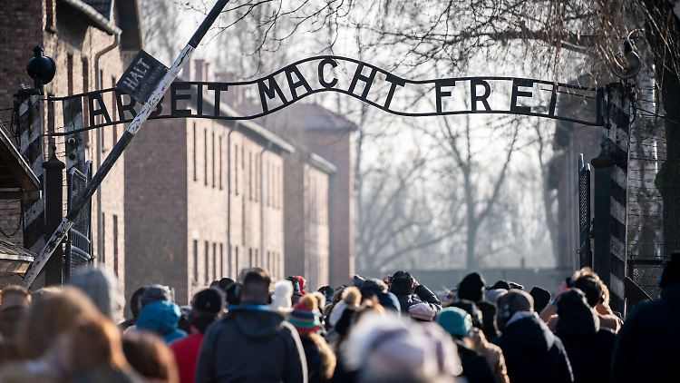  "Diese Reise gab meiner Familie Beweise", sagte Yuval über seinen Besuch der Gedenkstätte Auschwitz. 