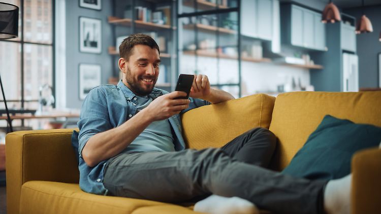 Immer mehr Smartphone-Hersteller setzen auf künstliche Intelligenz, die unseren Alltag erleichtern kann.