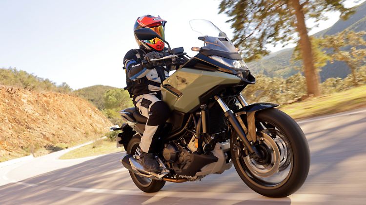 Die Honda NC750X DCT kommt im Laufe des Februar in den Handel.