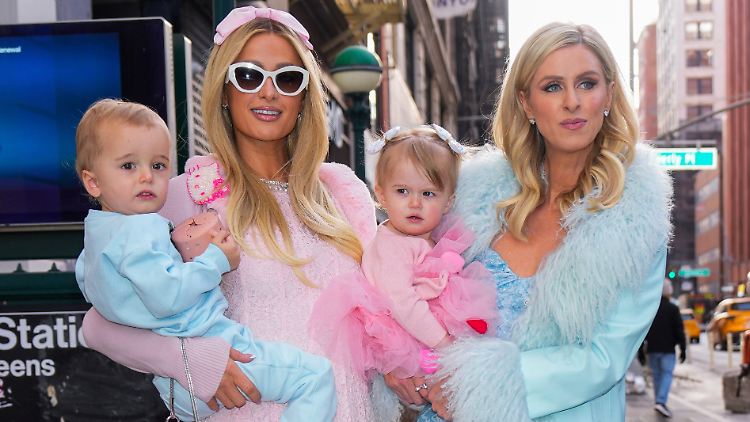 Eine Familien-Angelegenheit: Paris (l.) und Nicky Hilton - hier mit den beiden Kindern der älteren Schwester.  