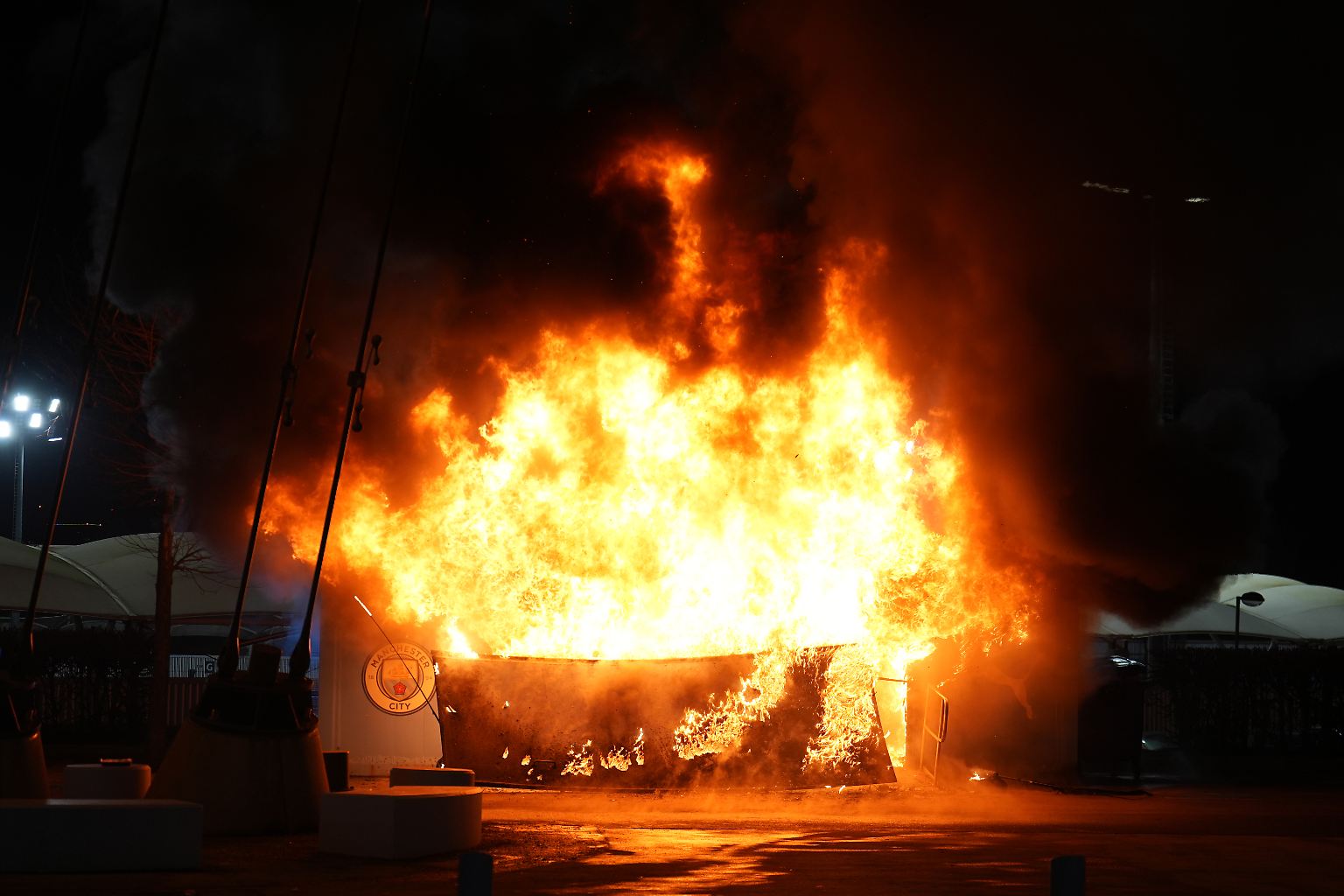 Flammen, ...