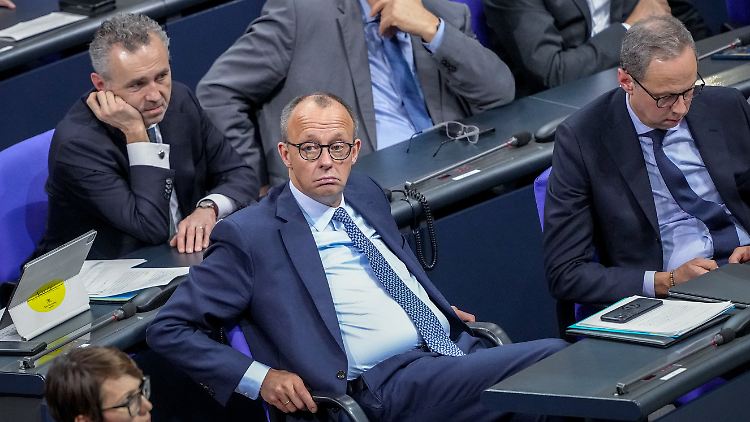 Seinen Antrag hat Friedrich Merz am Mittwoch nur mit Hilfe der AfD durch den Bundestag gebracht. Am Freitag könnte mit dem "Zustrombegrenzungsgesetz" das nächste Kapitel folgen.