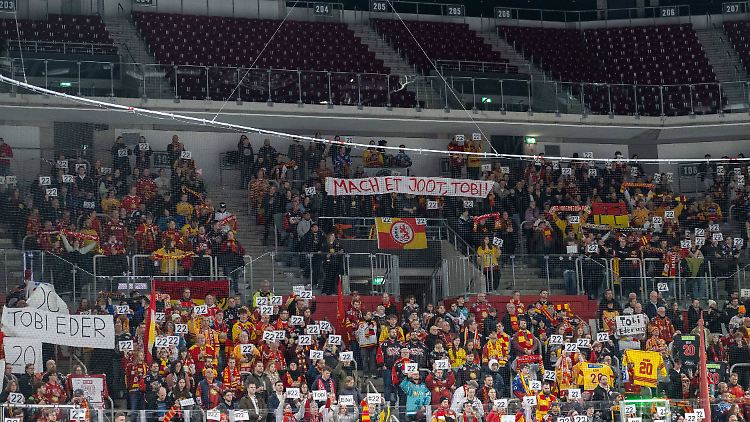 Etliche DEG-Fans brachten ihre Anteilnahme zum Ausdruck.