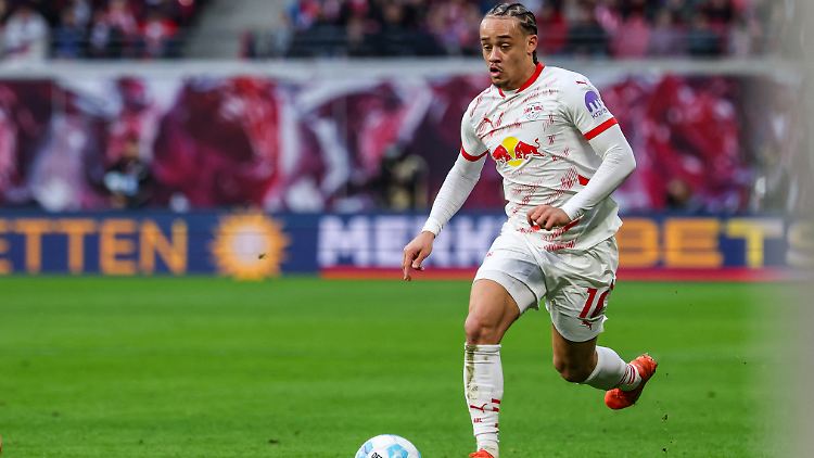 Dribbelt noch länger durch die Heldenstadt: Xavi Simons.