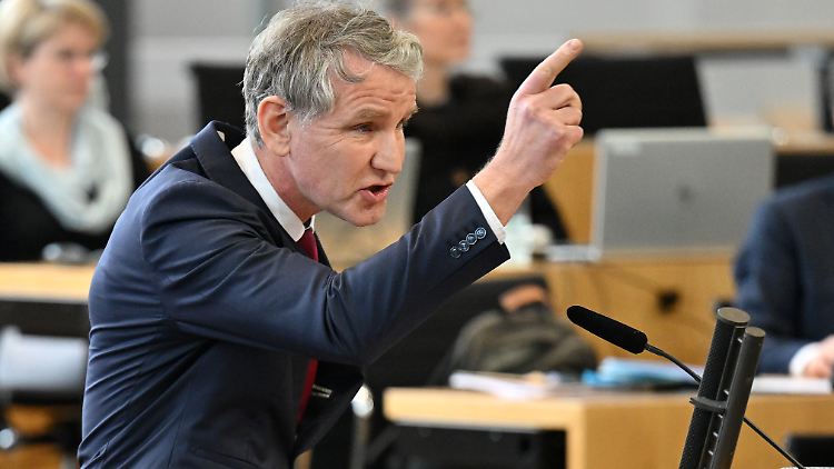 Die AfD in Thüringen unter Rechtsaußen Björn Höcke zeige erneut "ihr zerstörerisches Potenzial", sagt SPD-Fraktionschef Liebscher. 
