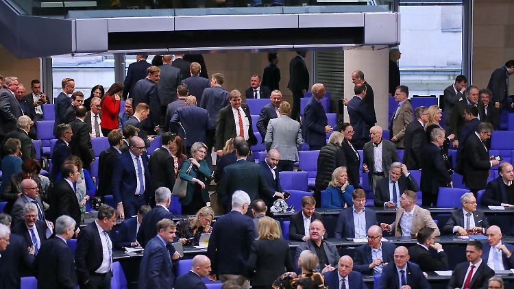 692 gültige Stimmen wurden abgegeben.