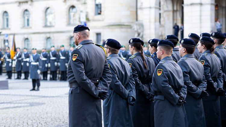 Die Bundeswehr soll eigentlich gestärkt werden, muss aber mit weniger Soldaten auskommen.