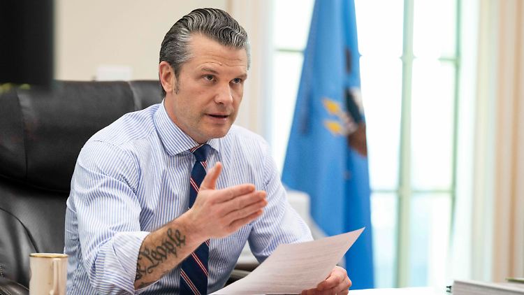 Pentagon-Chef Hegseth holt sich wohlgesinntere Medien ins Haus. 