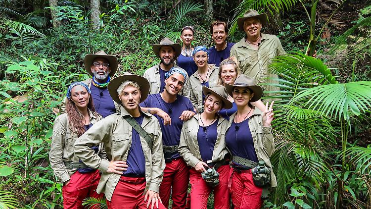 Die Teilnehmer des Dschungelcamps übernachten im Camp - aber ihre Begleiter sowie die RTL-Mitarbeiter wohnen in einem Hotel.