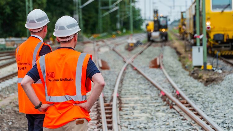 So ist zumindest der Plan: In den nächsten Jahren sollen mehr als 40 viel befahrene Bahnstrecken saniert werden.