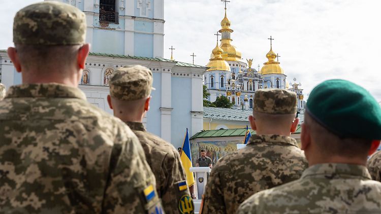 Auch hinter der Frontlinie sind ukrainische Soldaten Gewalttaten ausgesetzt.