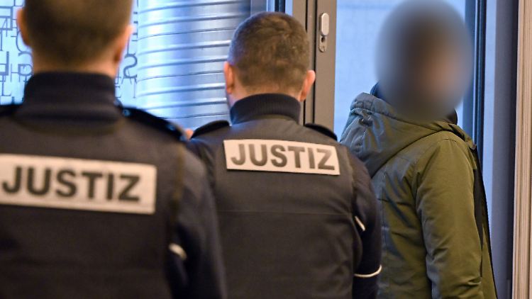 Der 40-jährige Täter beim Prozessauftakt vor zwei Wochen.
