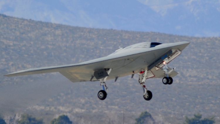 Der X-47B soll ab 2013 gefechtsbereit sein.