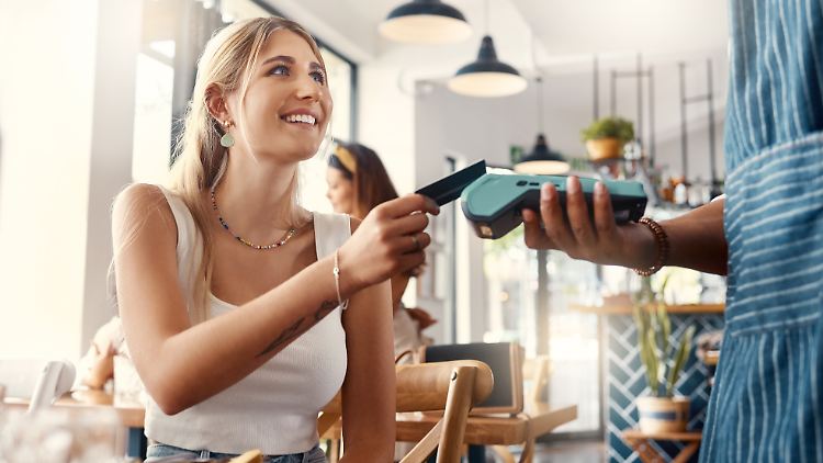 Bei American Express sammeln Karteninhaber mit jedem Euro einen Membership Rewards Punkt.