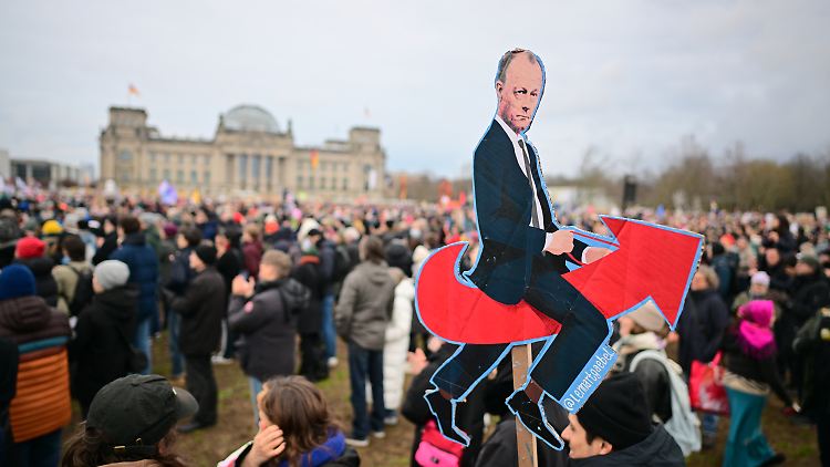 Das Abstimmungsverhalten der Union im Bundestag trat eine Protestwelle in zahlreichen Städten los.