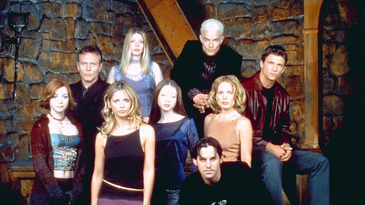 Buffy (vorne links) im Kreis ihrer Freunde - genannt die "Scooby Gang".