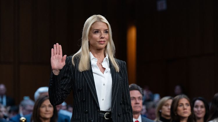 Bondi erhielt die Stimmen aller republikanischen Senatoren sowie eines Demokraten. 
