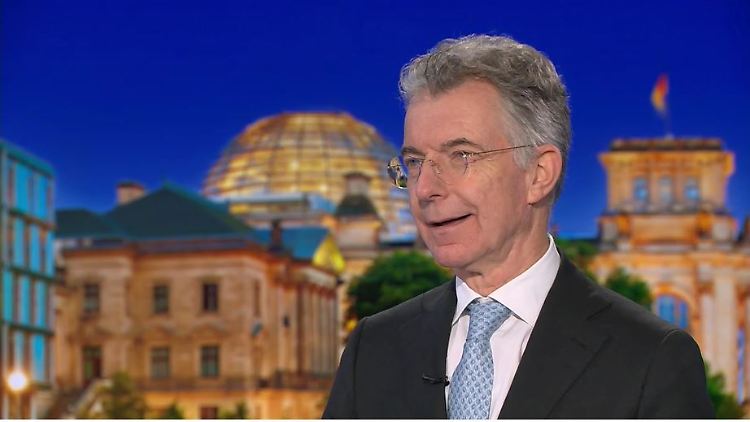 Heusgen beriet einst Bundeskanzlerin Angela Merkel in außenpolitischen Fragen. Seit 2022 leitetet er die Münchener Sicherheitskonferenz.