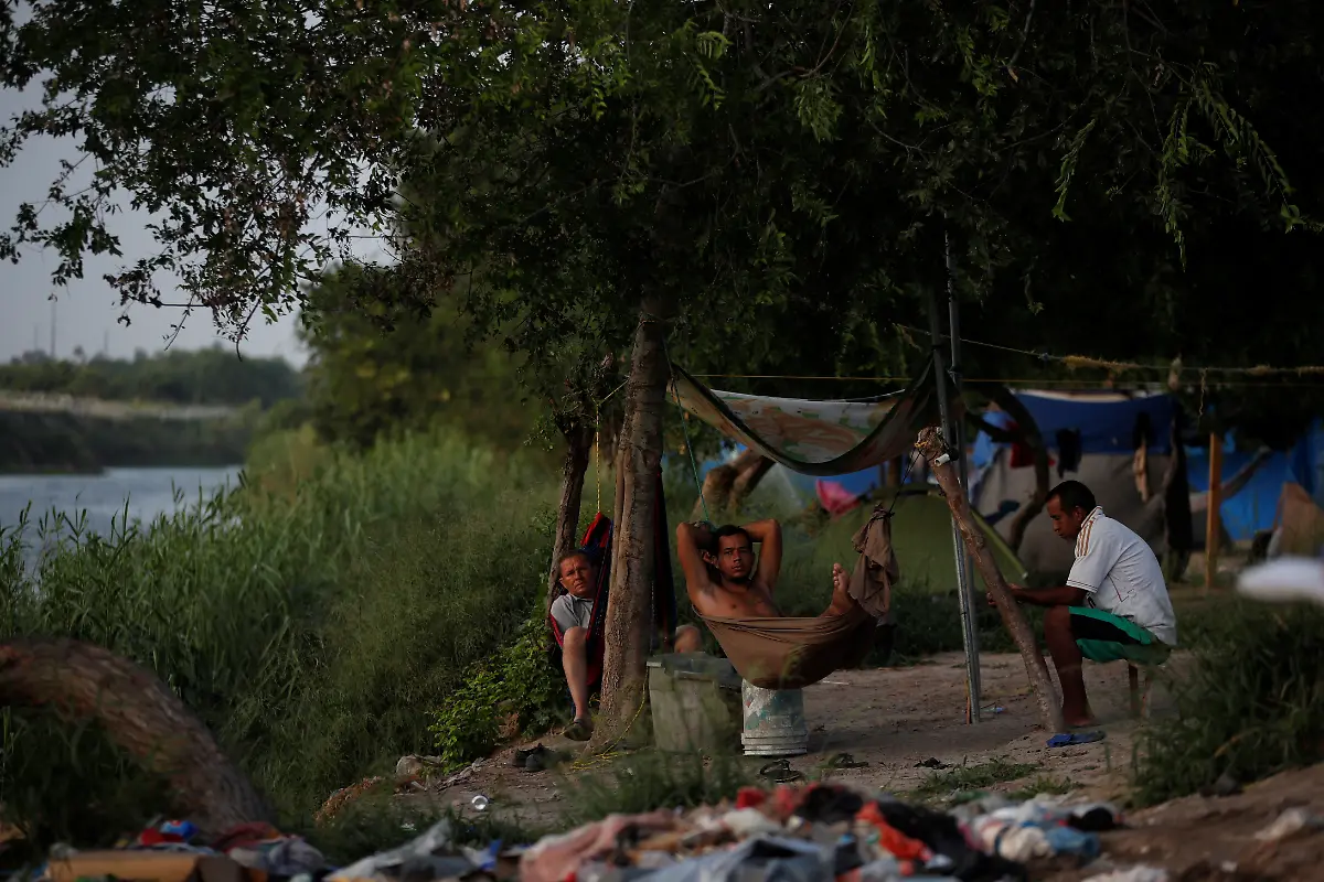 2023-07-06T101029Z-409061426-RC2MN1AP1DQS-RTRMADP-3-USA-IMMIGRATION-ASYLUM-BORDER