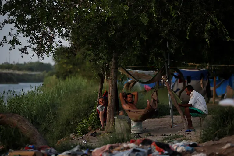 2023-07-06T101029Z-409061426-RC2MN1AP1DQS-RTRMADP-3-USA-IMMIGRATION-ASYLUM-BORDER