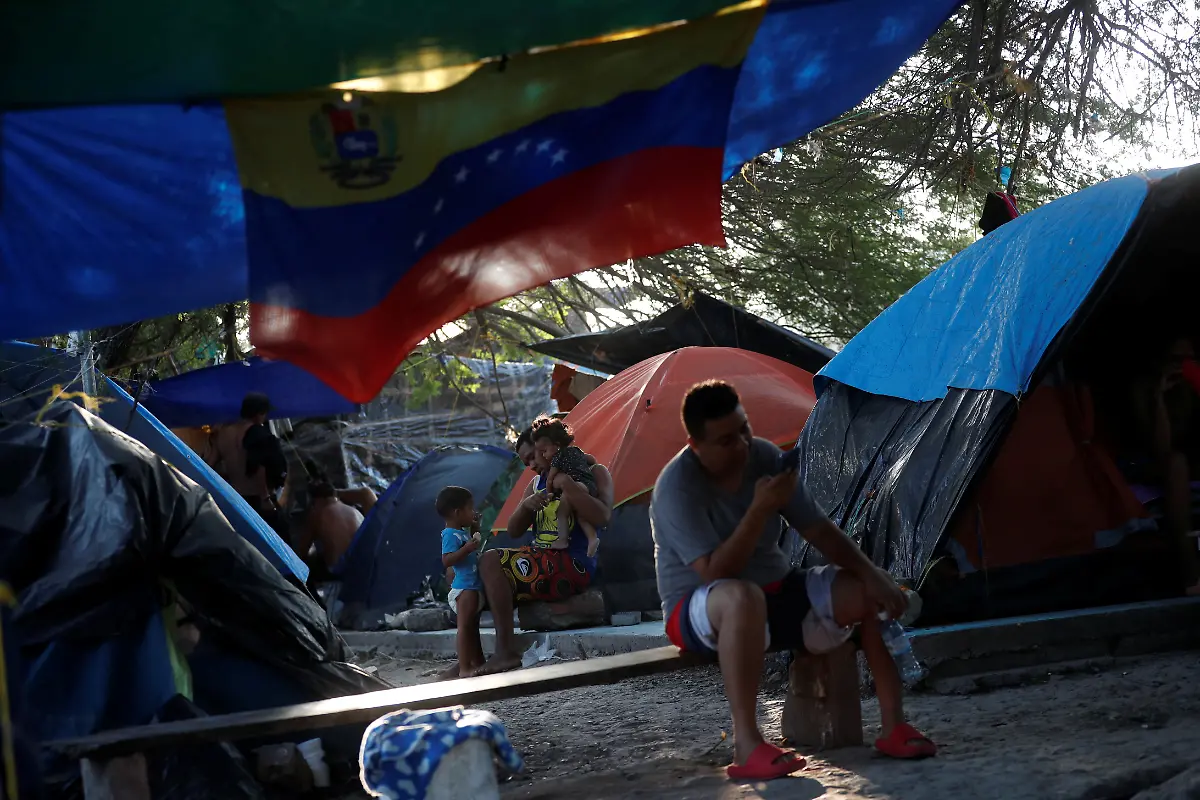 2023-07-06T100958Z-971255841-RC2AN1A5W68T-RTRMADP-3-USA-IMMIGRATION-ASYLUM-BORDER