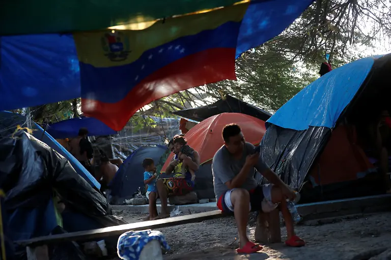 2023-07-06T100958Z-971255841-RC2AN1A5W68T-RTRMADP-3-USA-IMMIGRATION-ASYLUM-BORDER