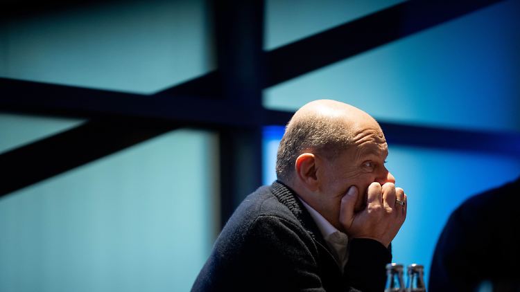 Olaf Scholz besuchte unter der Woche den FC Schalke 04.