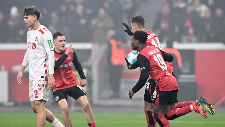 Wie schon in der vergangenen Saison: Die Leverkusener jubeln spät.