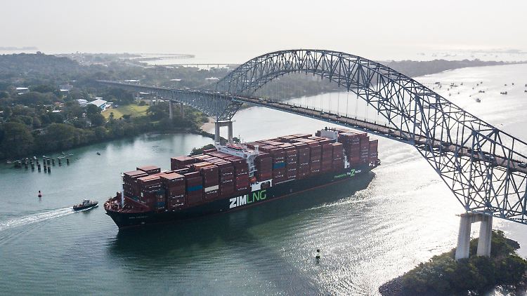 Der 82 Kilometer lange Panamakanal verbindet den Pazifik mit dem Atlantik.