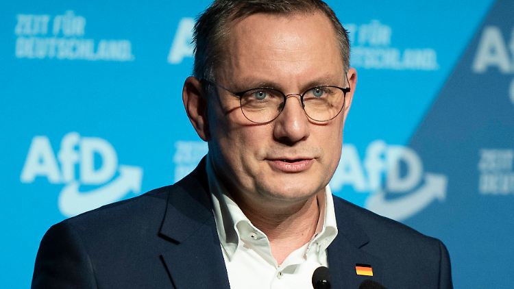 Deutsch sprechende Migranten, die als Fachkräfte arbeiten, sind Chrupalla willkommen - solange sie den Deutschen keinen Wohnraum wegnehmen. 