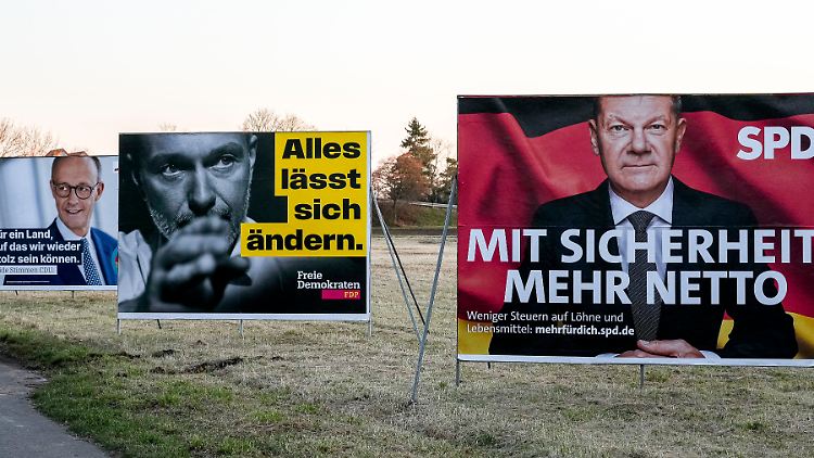 Welche Partei passt am ehesten zu meinen Überzeugungen? Der Wahl-O-Mat kann bei der Entscheidungsfindung helfen. 