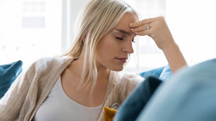 Den Zahlen zufolge sind wesentlich mehr Frauen als Männer von Long Covid betroffen. 