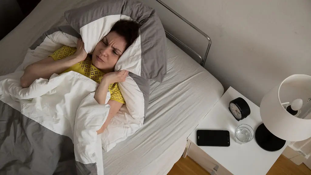 Koennen-Sie-nicht-schlafen-weil-Ihre-Nachbarn-laermen-Passiert-das-innerhalb-der-gesetzlichen-Ruhezeiten-koennen-Sie-dagegen-vorgehen