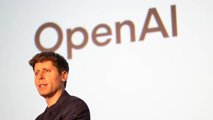 OpenAI-Chef Sam Altman spricht von "erheblichen Produktivitäts- und Innovationssteigerungen" durch KI.
