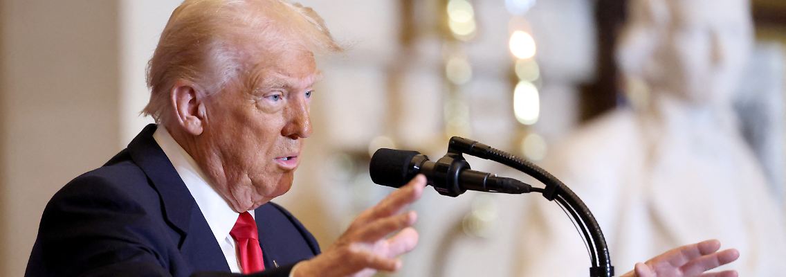 2025-02-06T133542Z_991475735_RC20PCAEWX2J_RTRMADP_3_USA-TRUMP.JPG