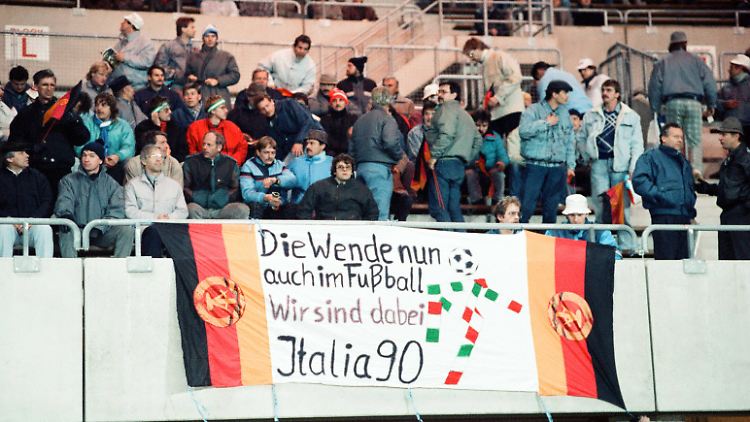 Vor dem Spiel gegen Österreich waren die Fans aus der DDR noch optimistisch.