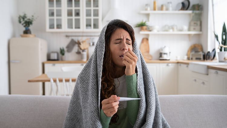 Schon der Anblick einer niesenden Person führt zur Reaktion des Immunsystems. 