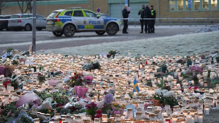 Die Trauer nach der Ermordung von zehn Menschen in Örebro ist groß. 