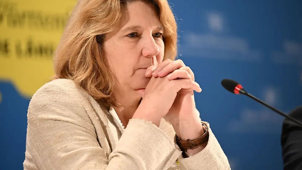 Kerstin-von-der-Decken-CDU-Gesundheitsministerin-aus-Schleswig-Holstein-nimmt-an-der-Pressekonferenz-teil