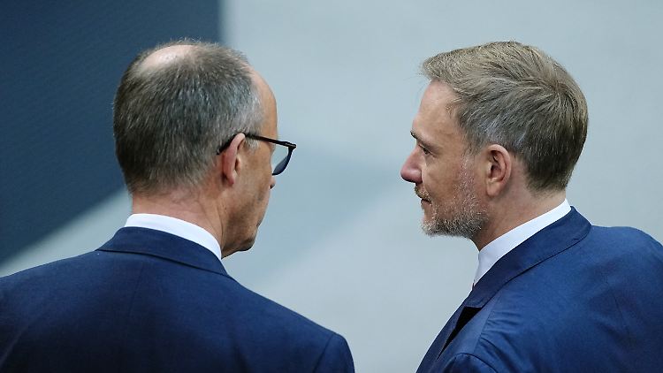 Bleiben Lindner und die FDP im Bundestag wird es kompliziert für Merz und die Union.
